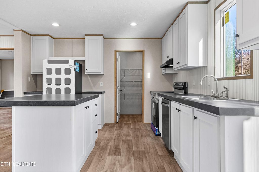 Photo of 627 McGhee St, Madisonville, TN 37354 (MLS # 1331545)