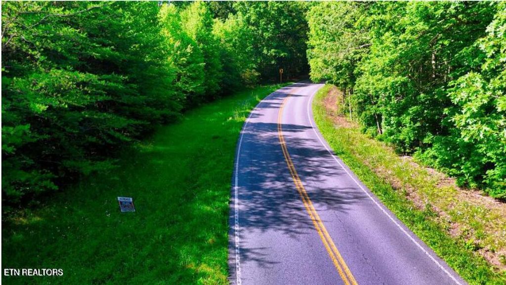 Photo of 5 Lantana Rd, Crossville, TN 38572 (MLS # 1332149)