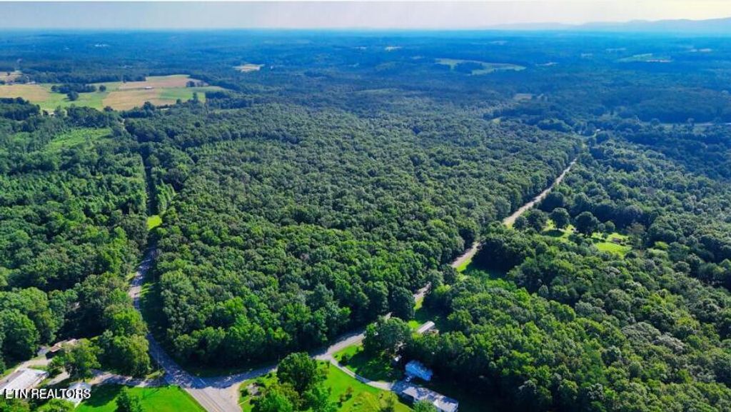 Photo of 5 Lantana Rd, Crossville, TN 38572 (MLS # 1332149)