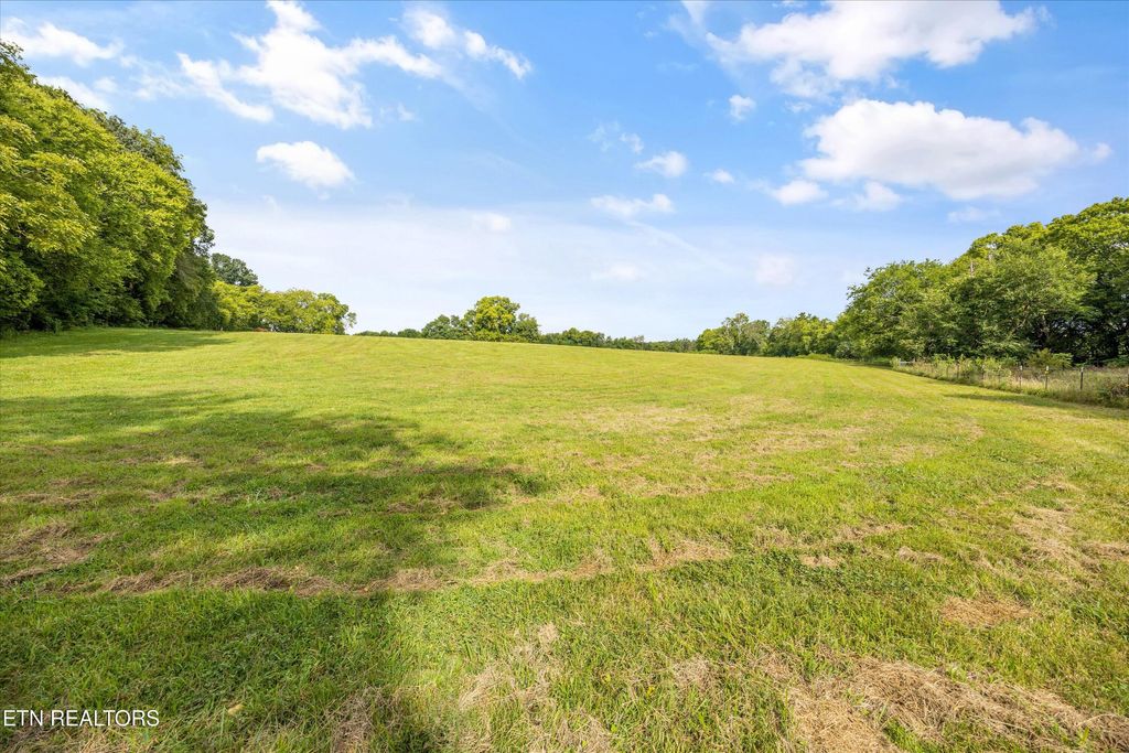Photo of 17.7 acres 1109 Sands Rd, Sweetwater, TN 37874 (MLS # 1312394)