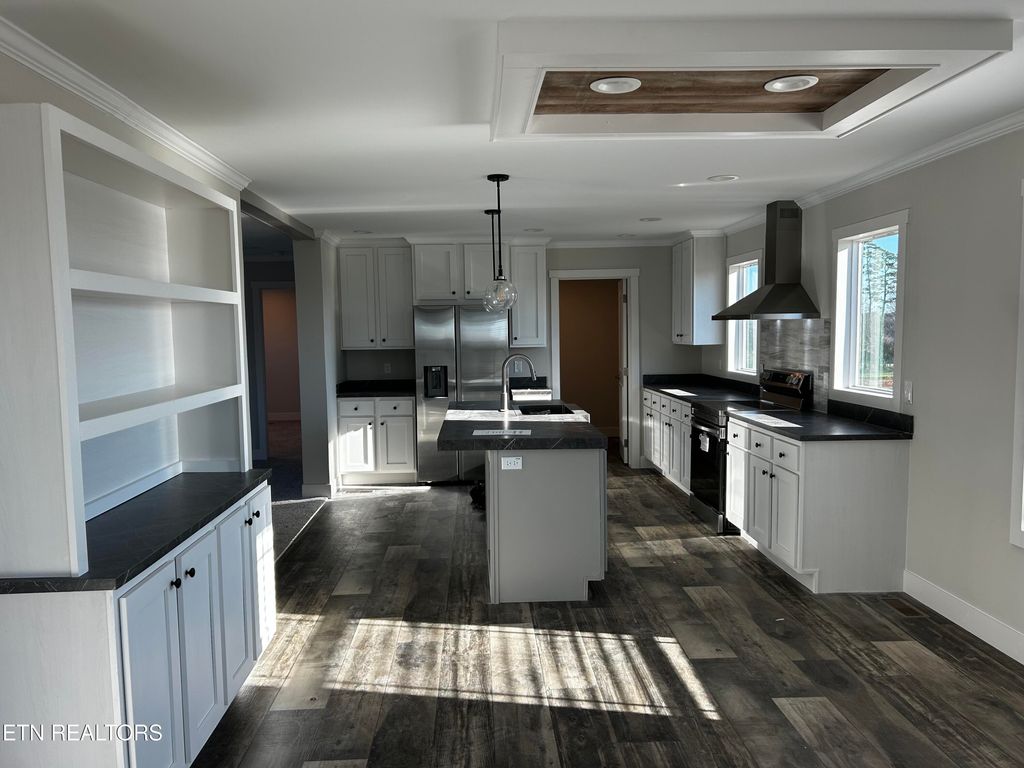 Photo of 143 Hill Loop Circle, Madisonville, TN 37354 (MLS # 1284989)