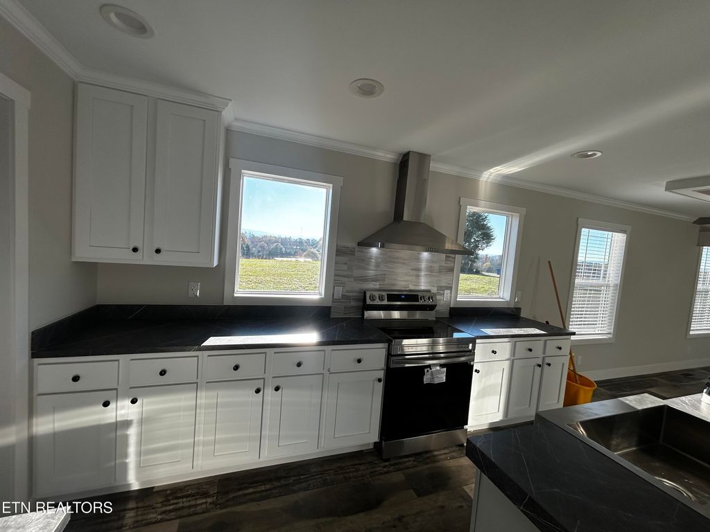 Photo of 143 Hill Loop Circle, Madisonville, TN 37354 (MLS # 1284989)