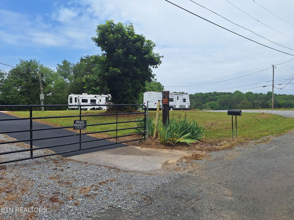 Photo of 108 County Road 621, Etowah, TN 37331 (MLS # 1303150)