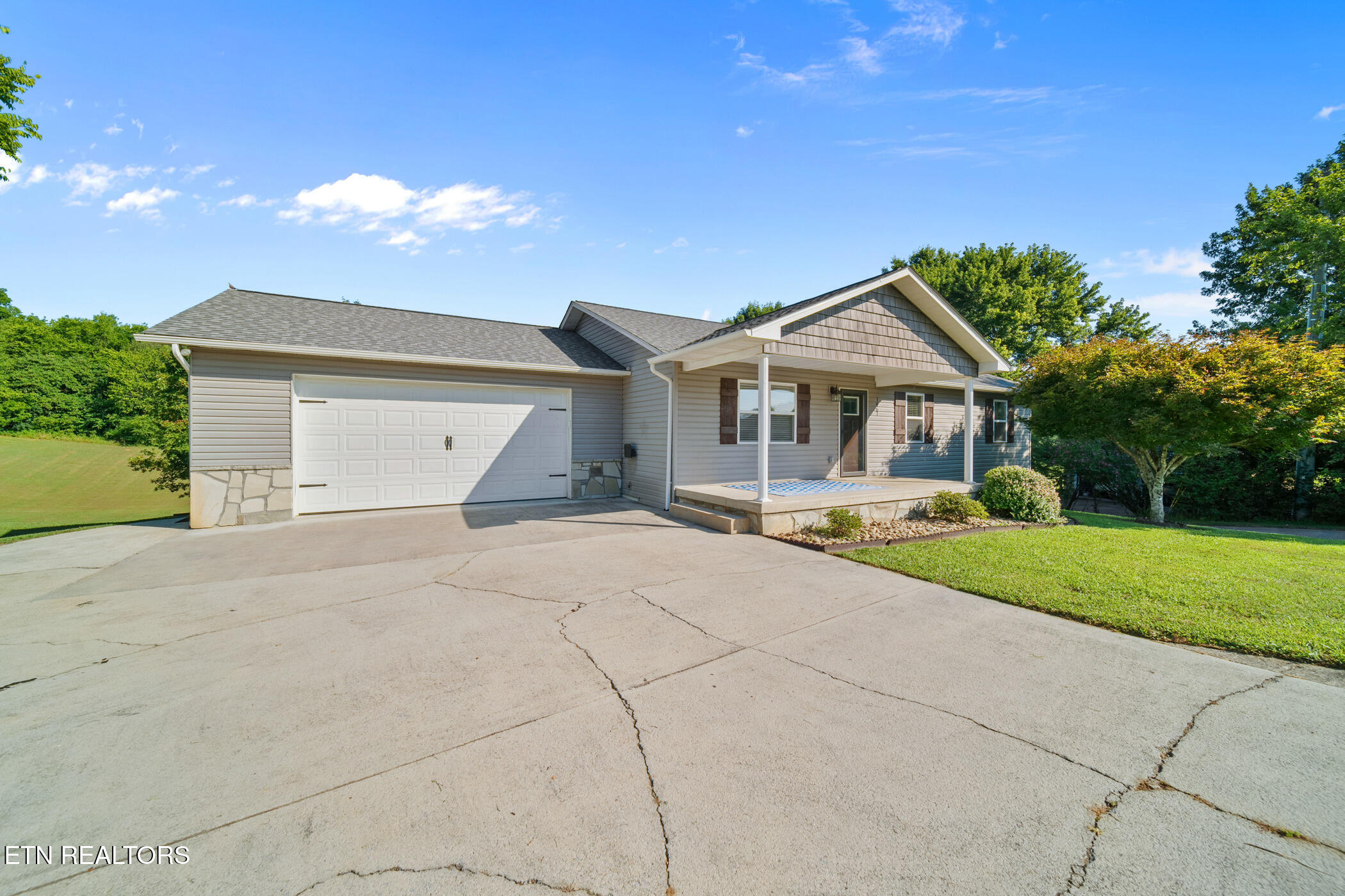 1467 Kay View Drive