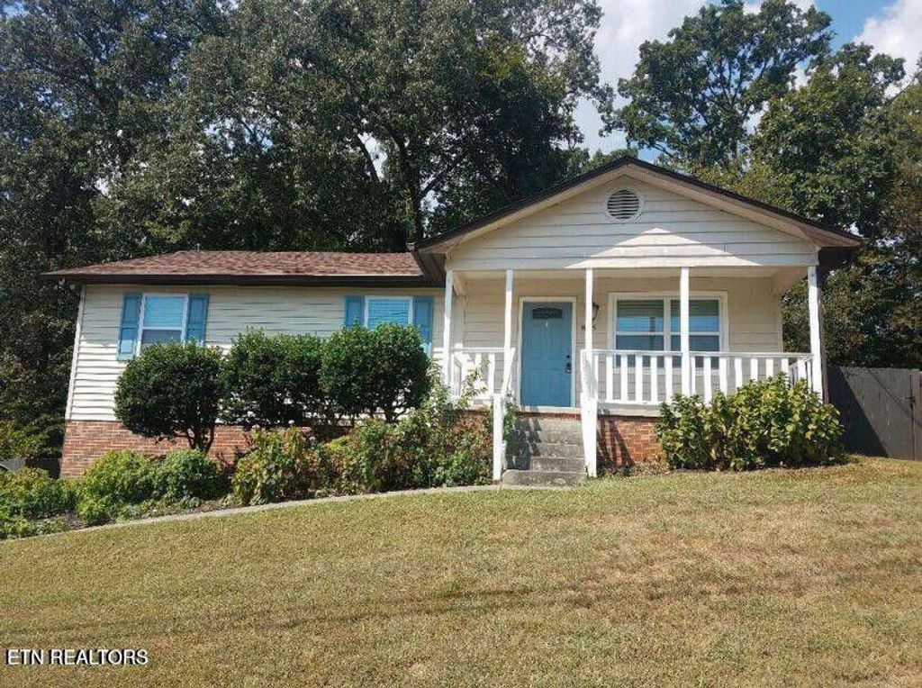 Photo of 825 Bent Tree Rd, Knoxville, TN 37934 (MLS # 1311147)