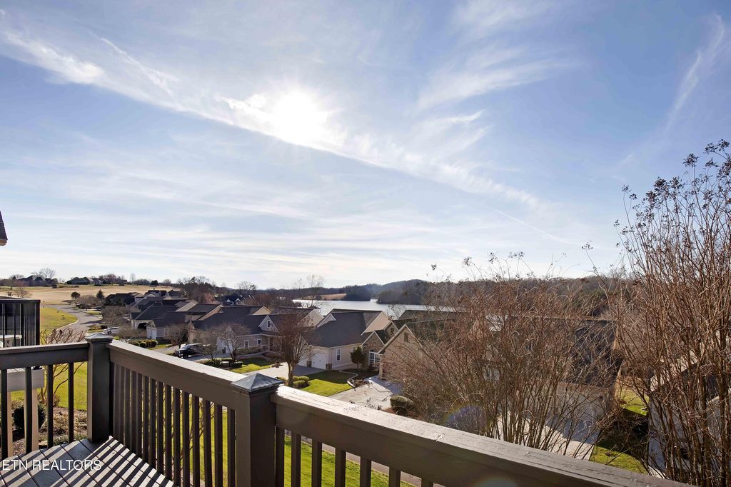 Photo of 1049 Rarity Bay Pkwy, Vonore, TN 37885 (MLS # 1319187)