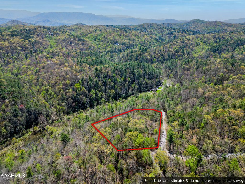 Photo of 15 Oakwood Rd, Walland, TN 37886 (MLS # 1224739)