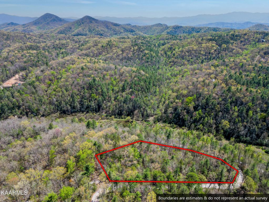 Photo of 15 Oakwood Rd, Walland, TN 37886 (MLS # 1224739)