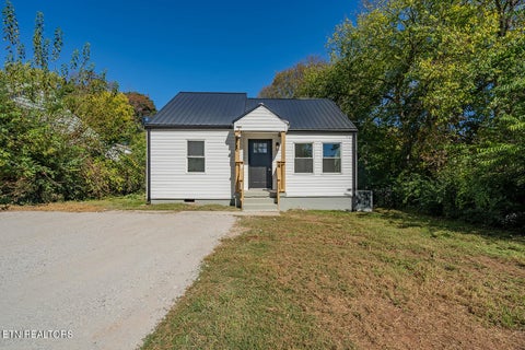 Photo of 820 S Castle St, Knoxville, TN 37914 (MLS # 1359708)