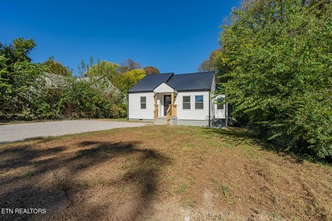 Tiny photo for 820 S Castle St, Knoxville, TN 37914 (MLS # 1359708)