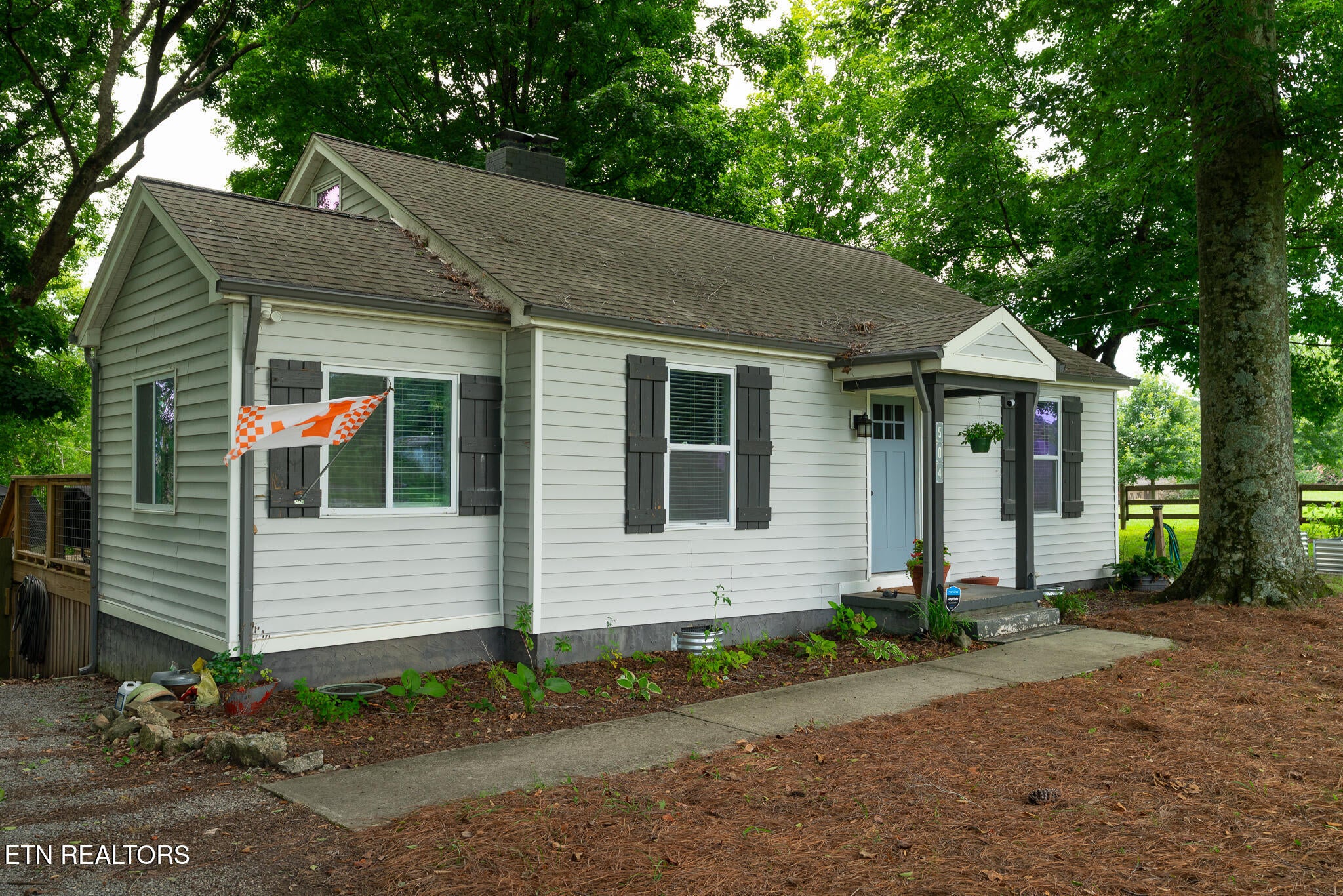 504 Sinking Springs Rd