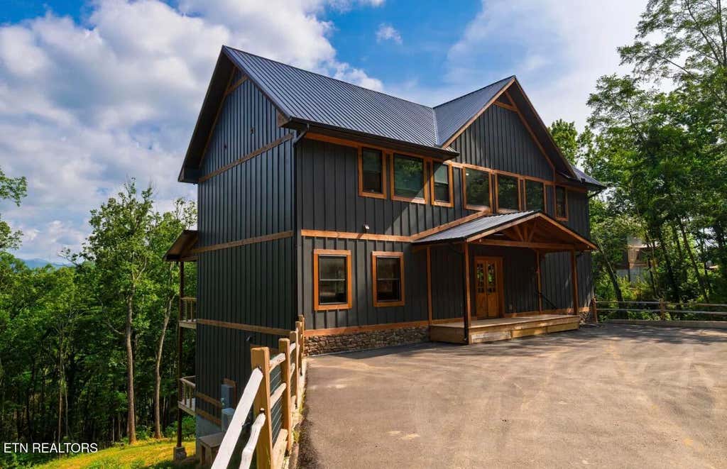 Photo of 1950 Spurling Rd, Sevierville, TN 37862 (MLS # 1352013)