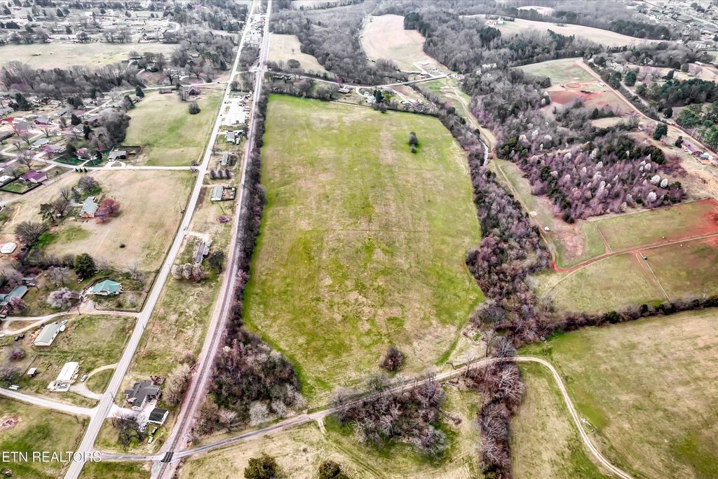 Photo of 2079 Lakeview Rd, Lenoir City, TN 37772 (MLS # 1330285)