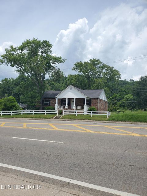 Photo of 1171 5Th St, Jellico, TN 37762 (MLS # 1323825)