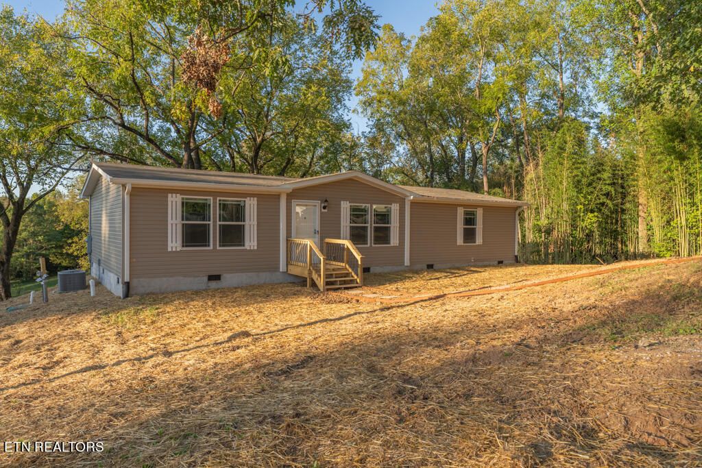 Photo of 1215 Sweetwater Vonore Rd, Sweetwater, TN 37874 (MLS # 1279056)