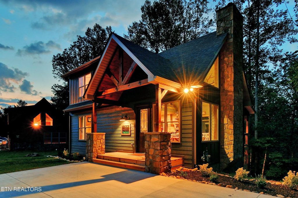 Photo of 403 Potter's Ridge Rd, Gatlinburg, TN 37738 (MLS # 1293529)