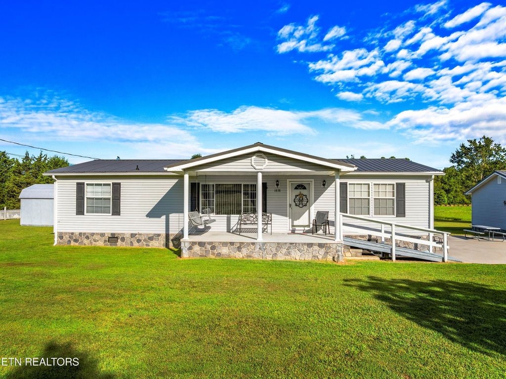 Photo of 1838 Junior Williams Rd, Dandridge, TN 37725 (MLS # 1311863)