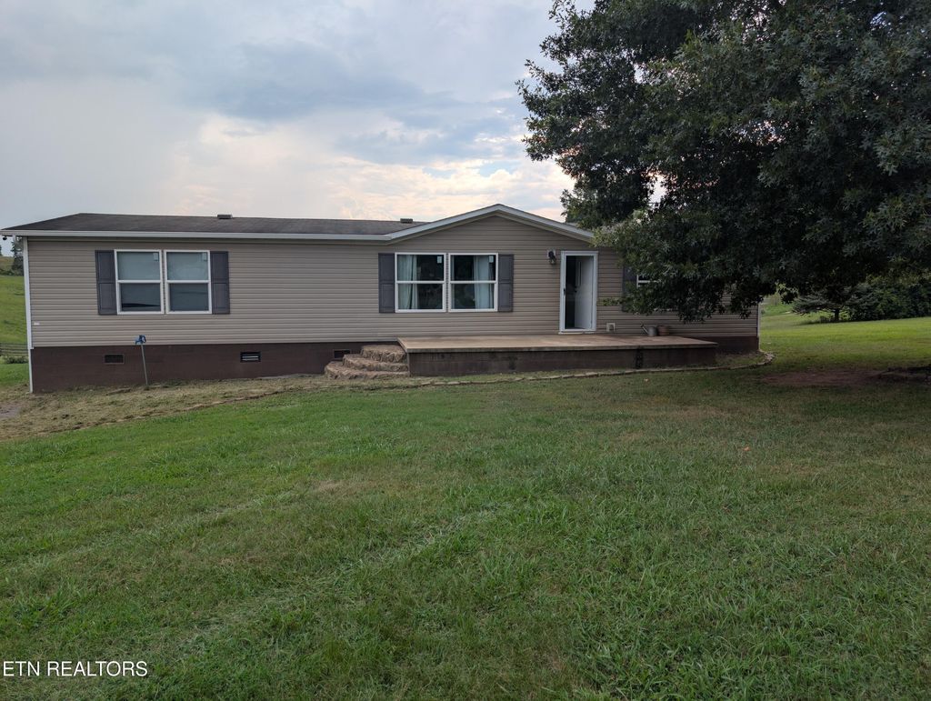 Photo of 112 Sunflower Lane, New Tazewell, TN 37825 (MLS # 1312455)