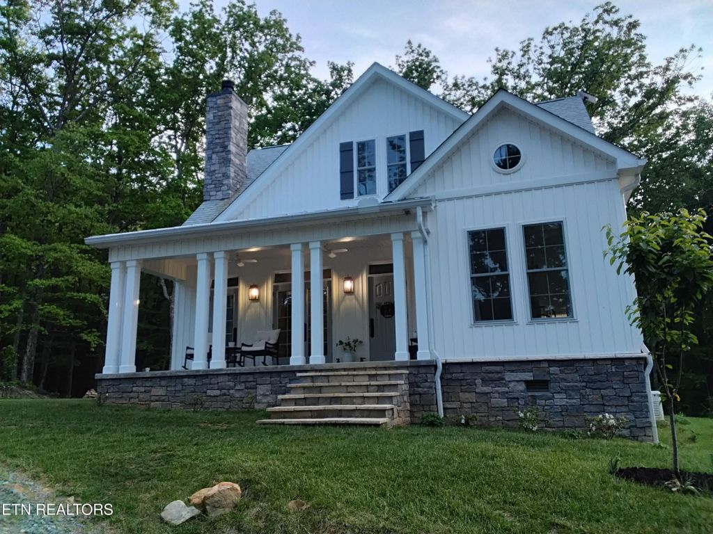 Photo of 998 Luna Way, Parrottsville, TN 37843 (MLS # 1330204)