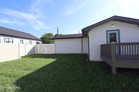 Tiny photo for 203 Martin St, Kingston, TN 37763 (MLS # 1348128)