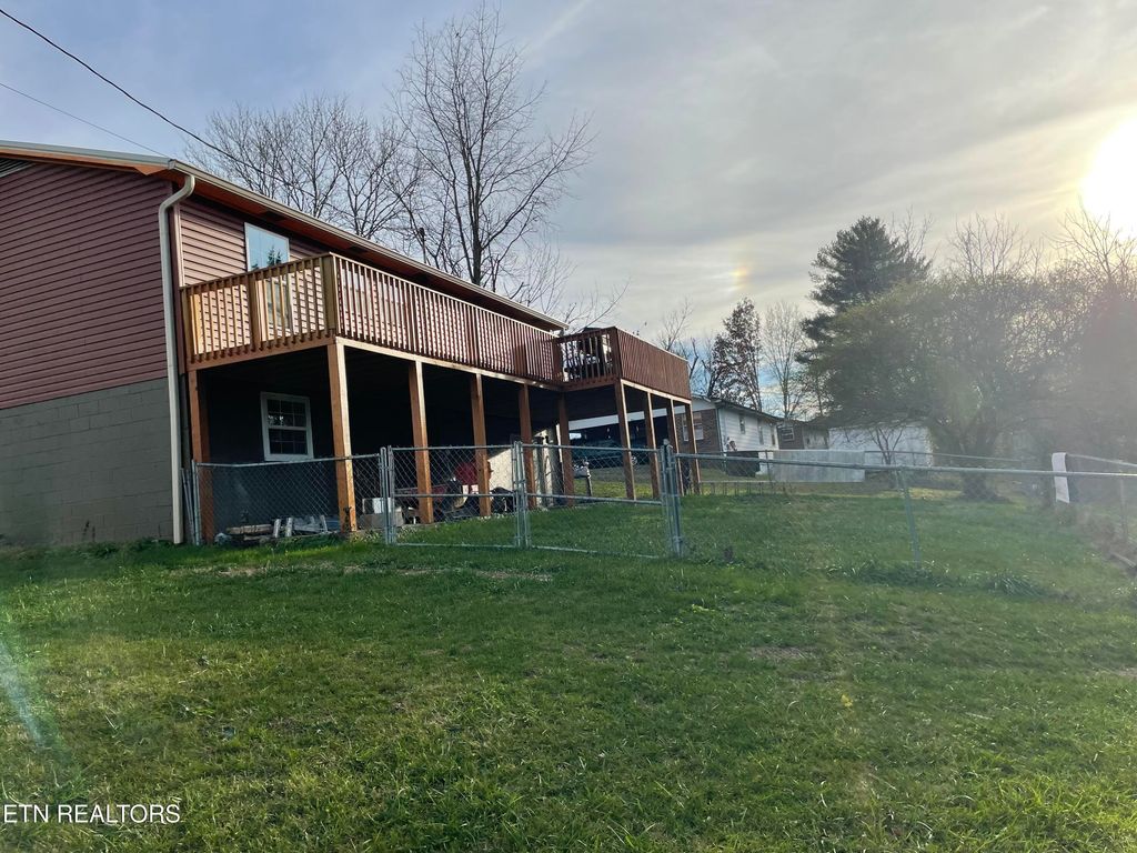 Photo of 430 Whitaker St #430, Tazewell, TN 37879 (MLS # 1339655)