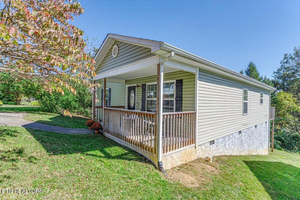 Photo of 2510 Bernhurst Drive, Knoxville, TN 37918 (MLS # 1318591)