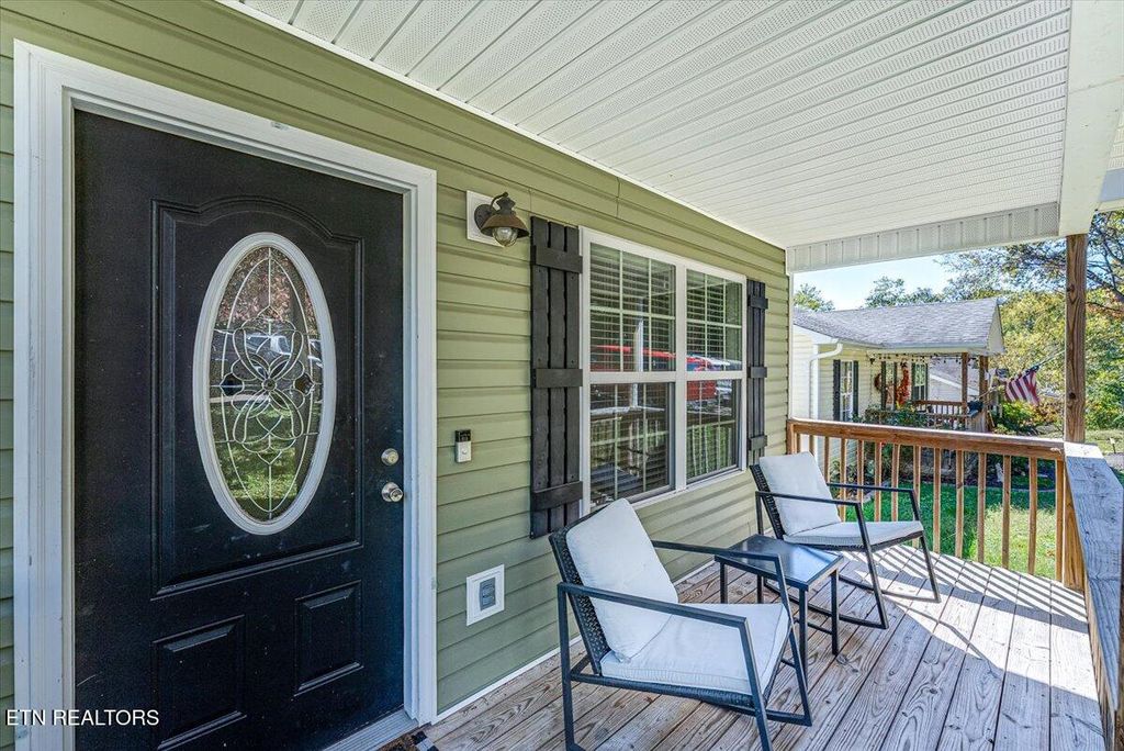 Photo of 2510 Bernhurst Drive, Knoxville, TN 37918 (MLS # 1318591)