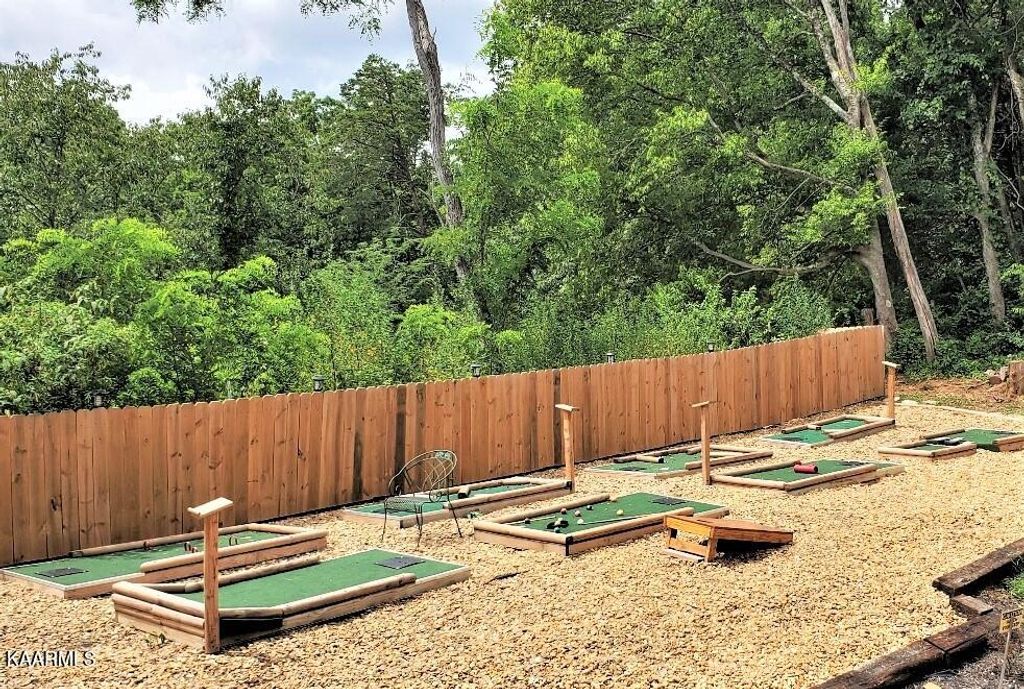 Photo of 905 Sunrise Blvd, Sevierville, TN 37862 (MLS # 1334192)