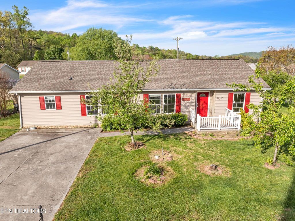 Photo of 902 Oak Village Ct. Ct, Dandridge, TN 37725 (MLS # 1329586)