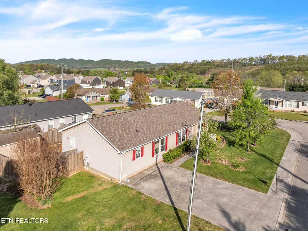 Photo of 902 Oak Village Ct. Ct, Dandridge, TN 37725 (MLS # 1329586)