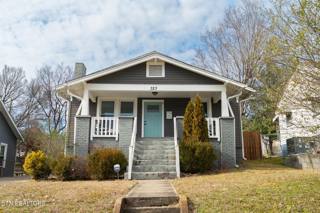 Photo of 323 E Emerald Ave, Knoxville, TN 37917 (MLS # 1329761)