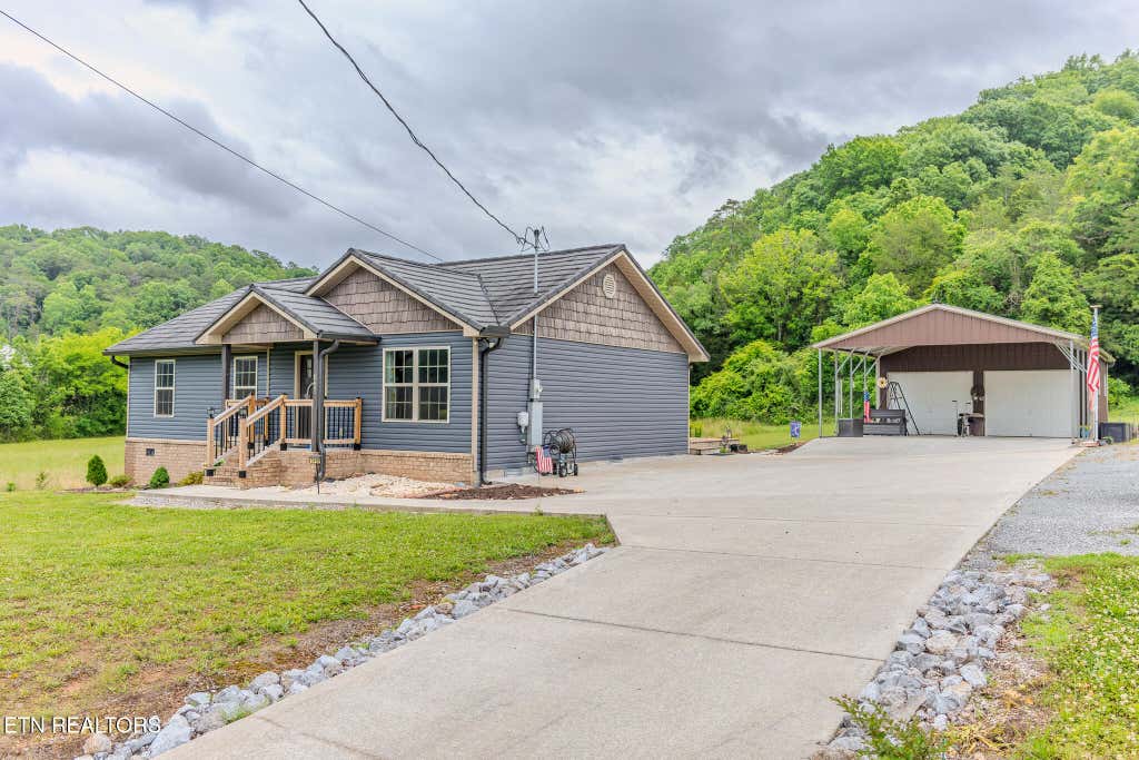 Photo of 3988 Dutch Valley Rd, Clinton, TN 37716 (MLS # 1342624)