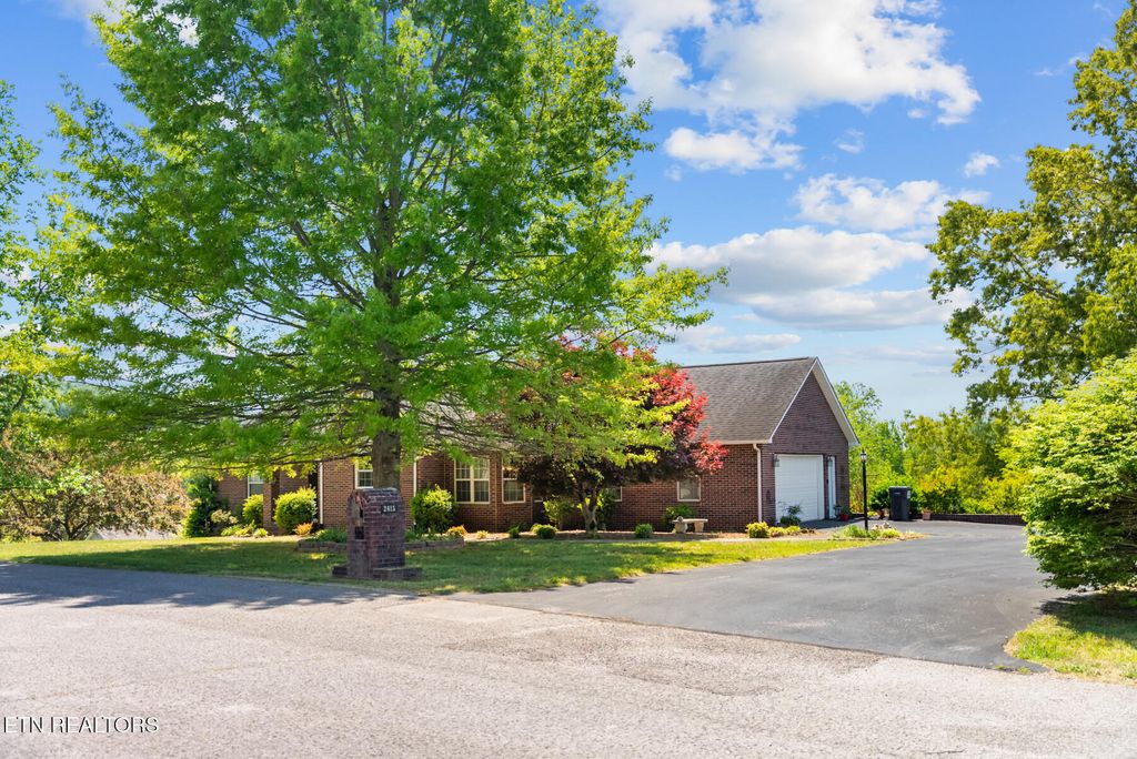 Photo of 2415 N Pointe Cove Circle, Cookeville, TN 38506 (MLS # 1339624)