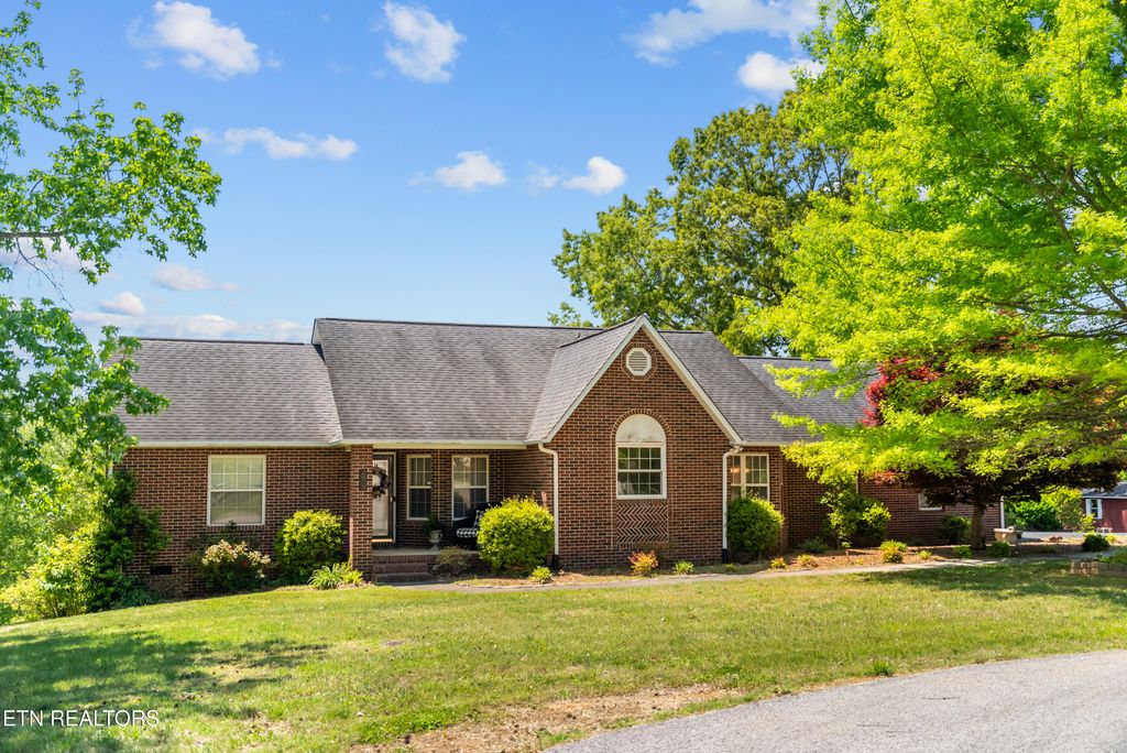 Photo of 2415 N Pointe Cove Circle, Cookeville, TN 38506 (MLS # 1339624)