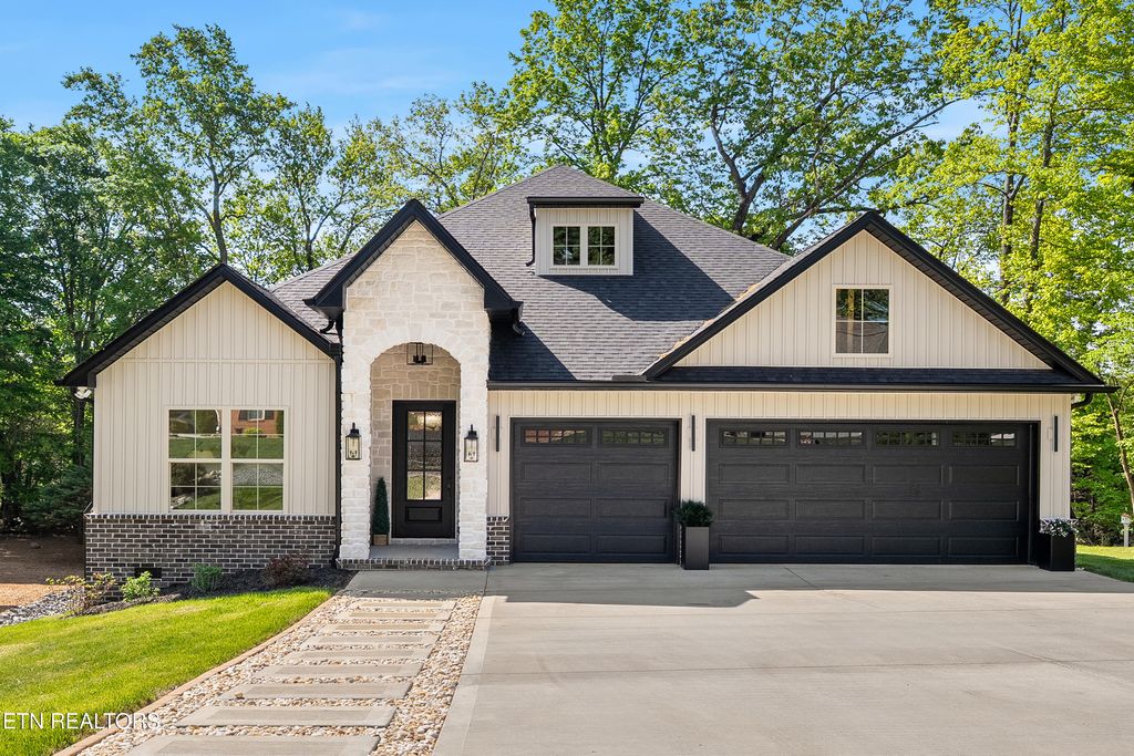 Photo of 252 Mialaquo Circle, Loudon, TN 37774 (MLS # 1333231)