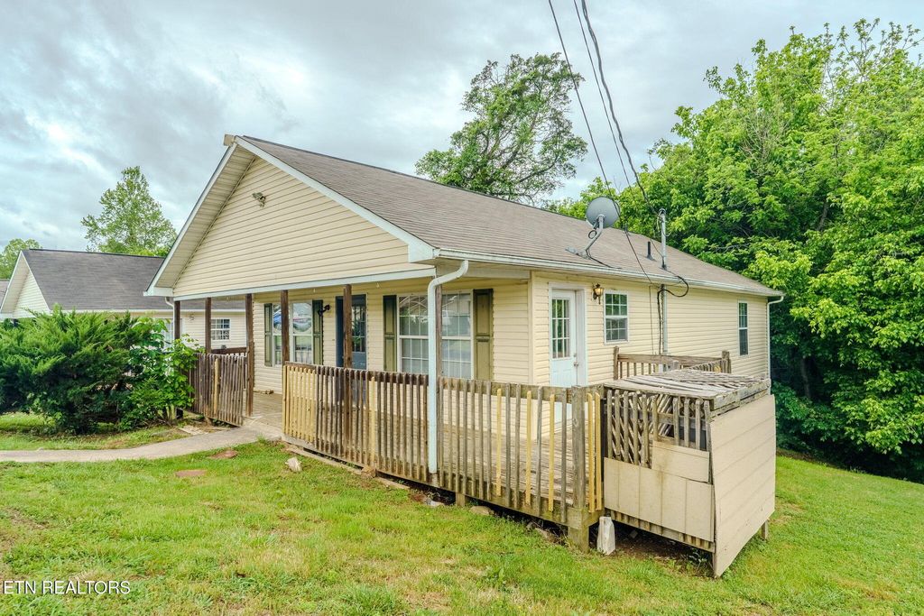 Photo of 167 Red Bud Lane, Sevierville, TN 37876 (MLS # 1339068)