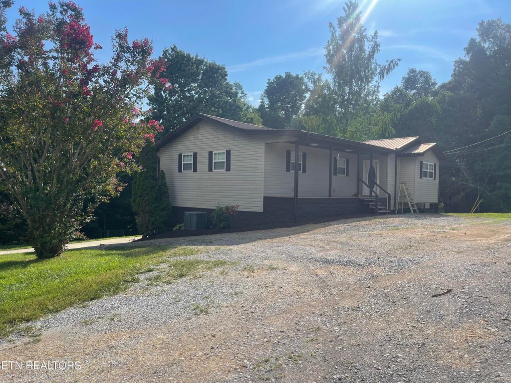 Photo of 227 SOUTHERN Lane, Tazewell, TN 37879 (MLS # 1309196)