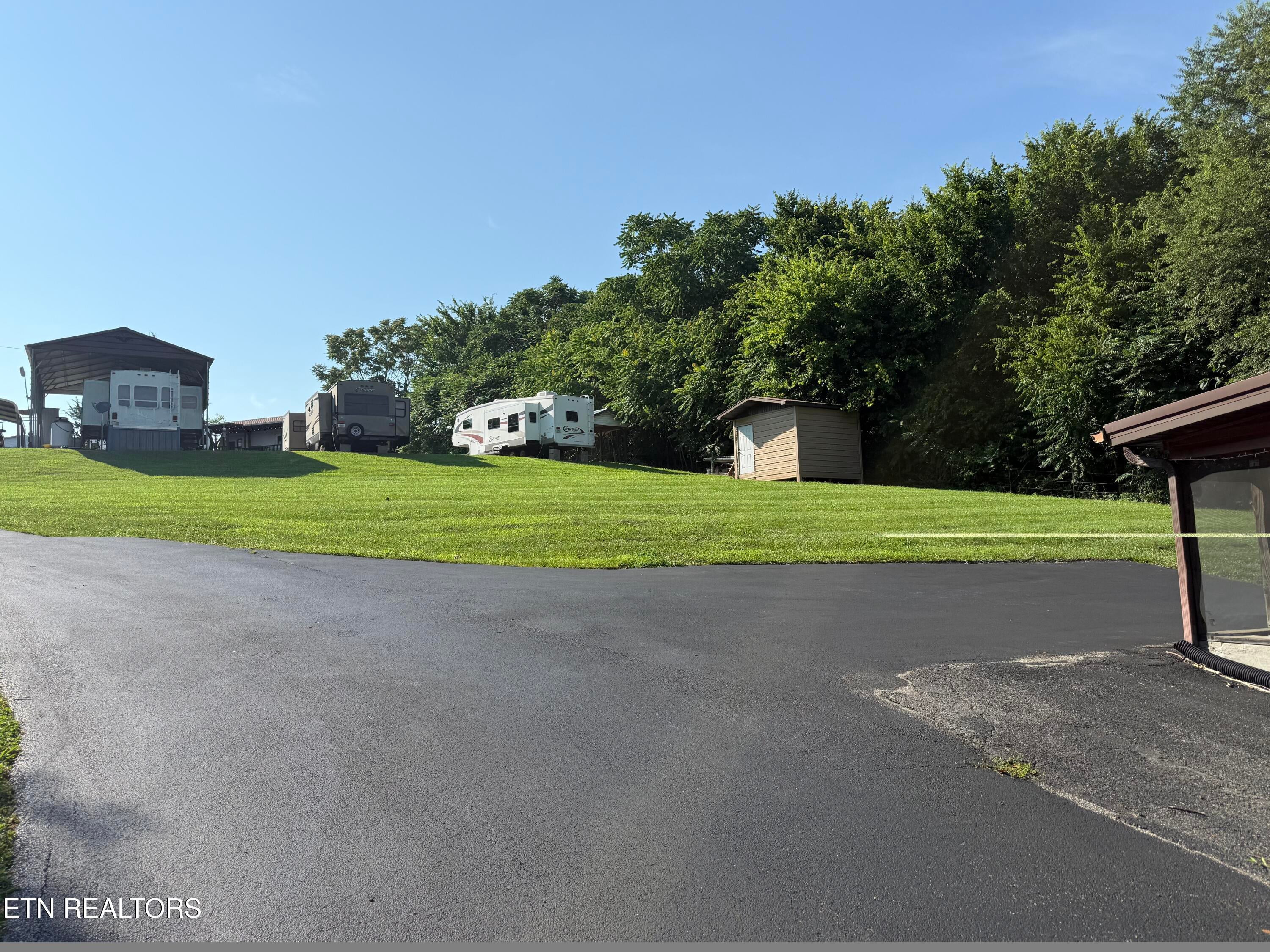 6800 Lakeshore Drive