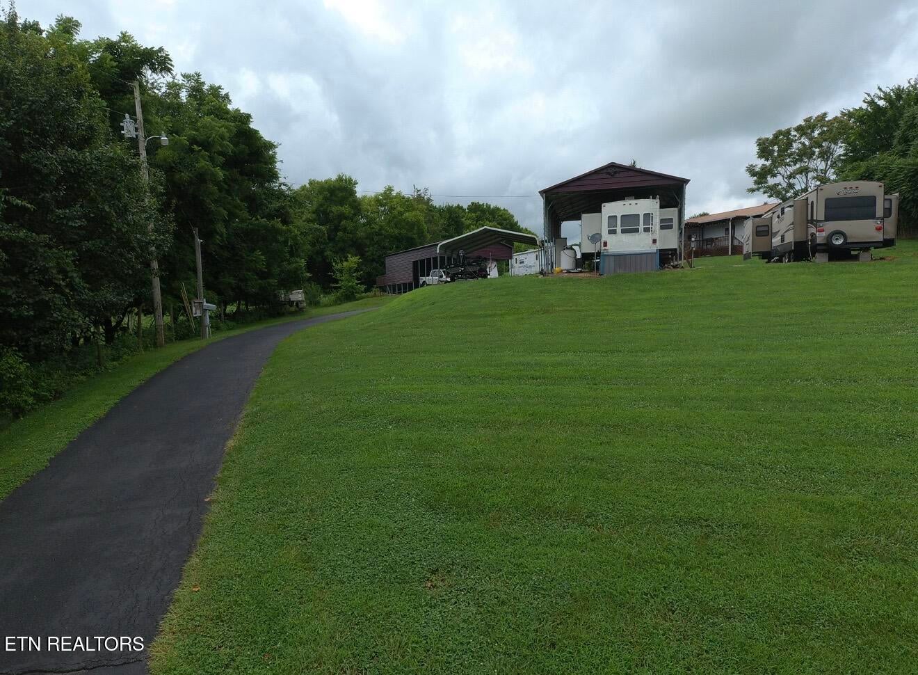 6800 Lakeshore Drive