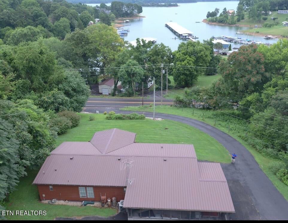 6800 Lakeshore Drive