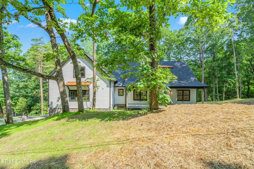 Photo of 7600 GYNEVERE Drive, Knoxville, TN 37931 (MLS # 1325940)