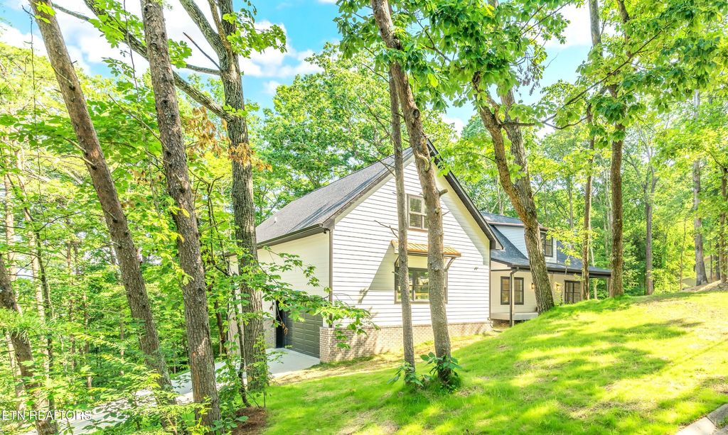 Photo of 7600 GYNEVERE Drive, Knoxville, TN 37931 (MLS # 1325940)