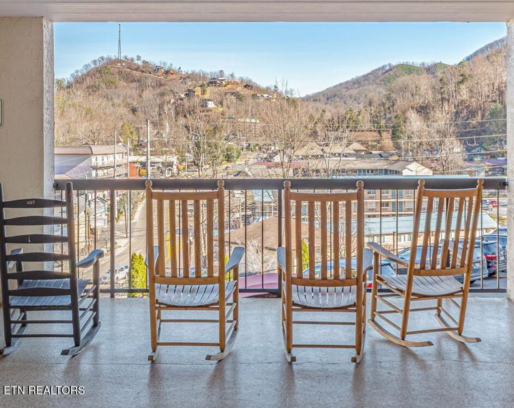 Photo of 102 Baskins Creek Bypass Byp #207, Gatlinburg, TN 37738 (MLS # 1325715)