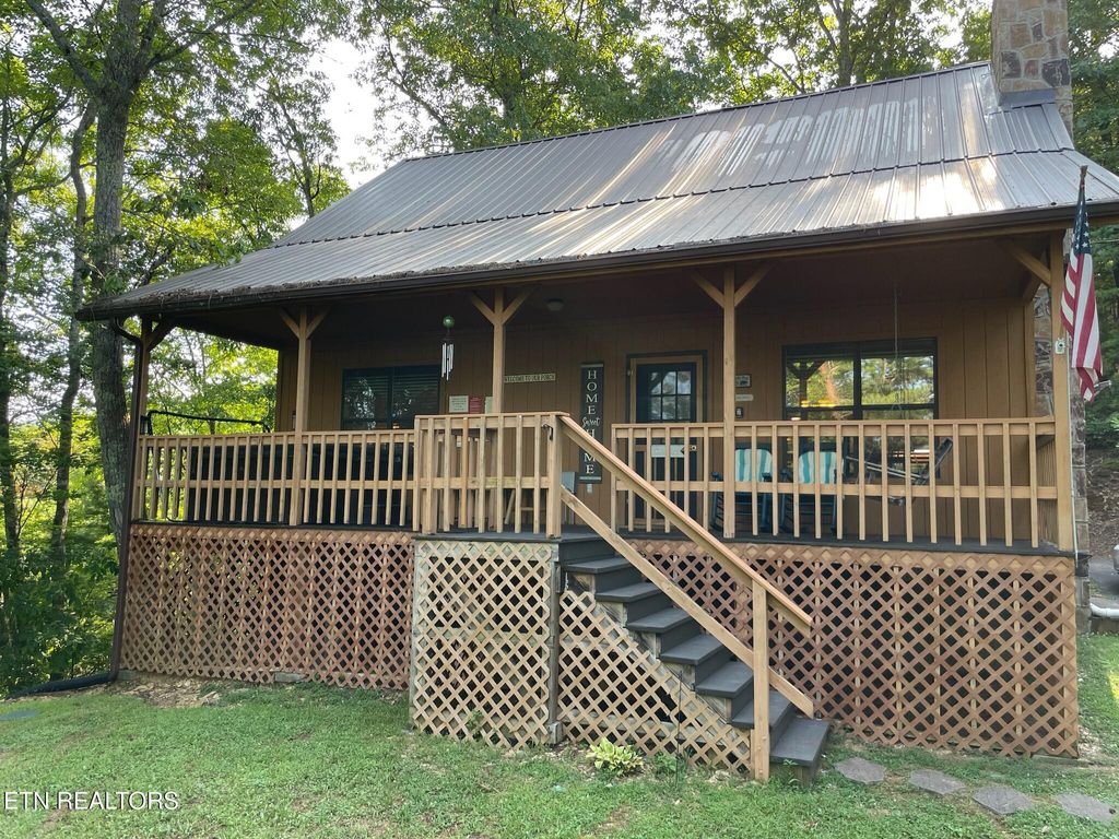 Photo of 3117 Bear Mountain Lane, Sevierville, TN 37876 (MLS # 1329076)