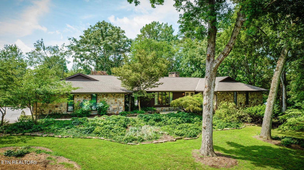Photo of 5504 Cove Island Rd, Knoxville, TN 37919 (MLS # 1238764)