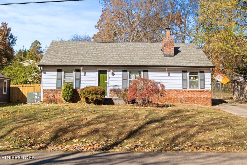 Photo of 2207 Fenwood Drive, Knoxville, TN 37918 (MLS # 1331001)