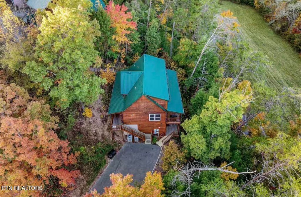 Photo of 3204 Choctaw Hill Way, Pigeon Forge, TN 37863 (MLS # 1330671)