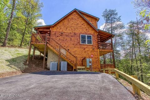 Photo of 3204 Choctaw Hill Way, Pigeon Forge, TN 37863 (MLS # 1330671)