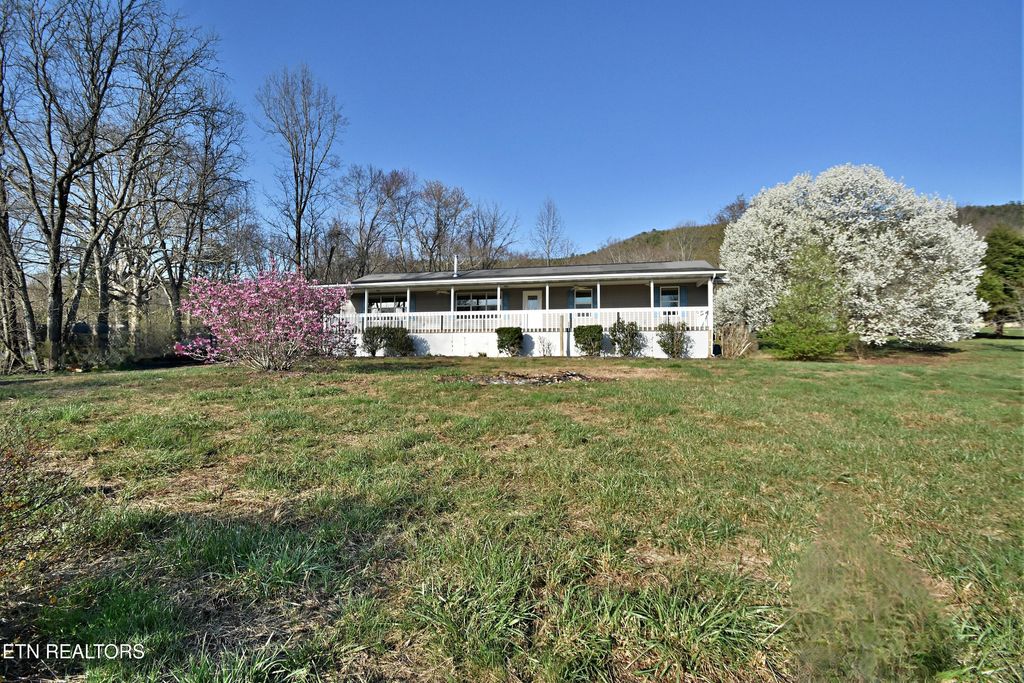 Photo of 2737 Clabo Rd, Sevierville, TN 37862 (MLS # 1332136)