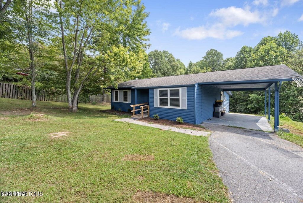 Photo of 486 Academy St, Maynardville, TN 37807 (MLS # 1255469)